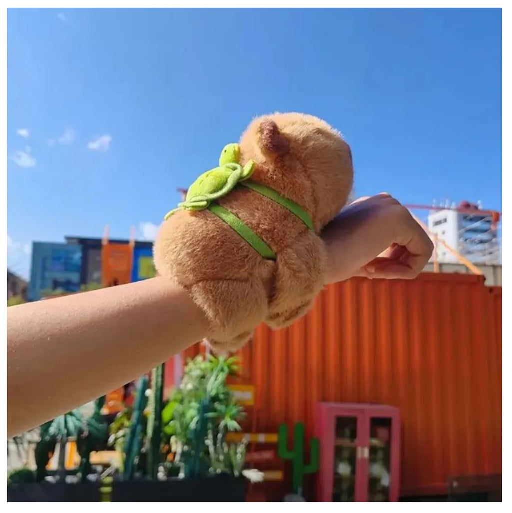 Pulsera Capibara Mochila Colita